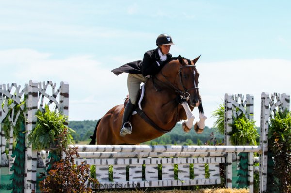 Caitlyn Shiels and Cassius Take 2nd at USHJA National Hunter Derby!