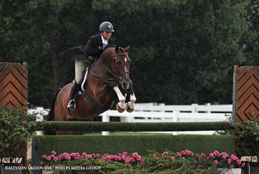 Caitlyn Shiels and Cassius Win $5,000 USHJA National Hunter Derby at Chicago Festival of the Horse!